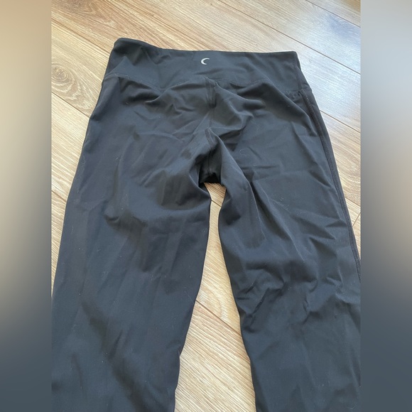 Black Ziya leggings - size 6-8 - Picture 3 of 4